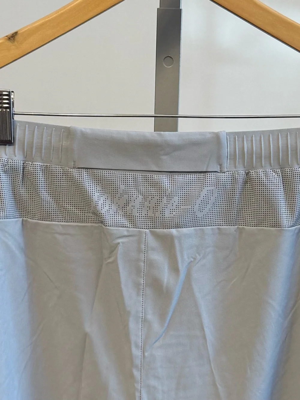 ❗️🆕 Johnnie-O Strides Performance Lightweight Workout Shorts in Seal Gray❗️